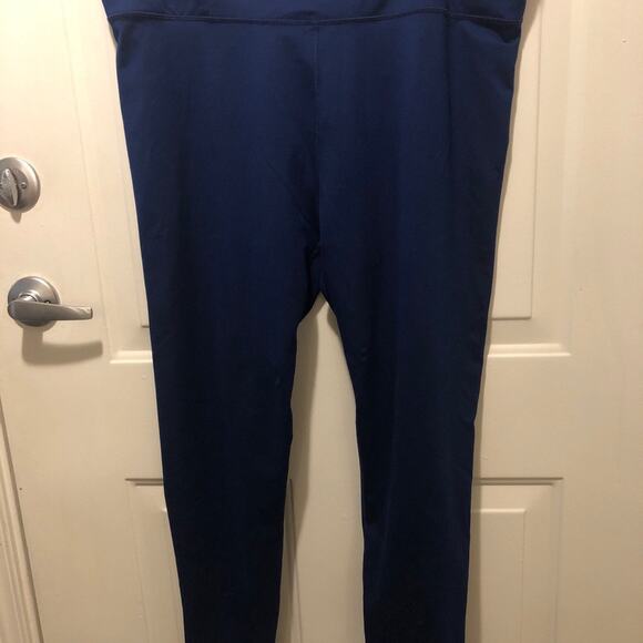 Fabletics Royal Blue Leggings for Effortless Style and Comfort Sz 2x - Picture 4 of 6
